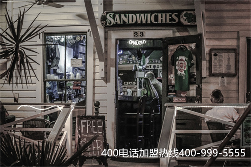 (企業(yè)新型通訊工具——申請(qǐng)400電話)(400電話如何影響企業(yè)的行業(yè)發(fā)展)