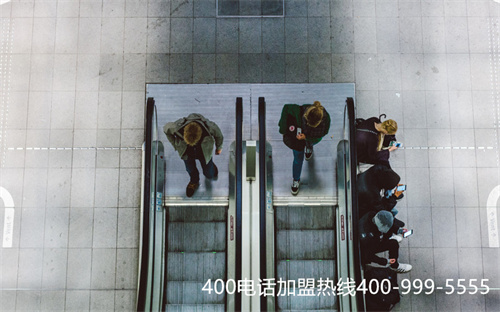 (400電話辦理時(shí)判斷代理商正規(guī)與否的標(biāo)準(zhǔn))(正規(guī)運(yùn)營(yíng)商400電話辦理的費(fèi)用需要多少？)